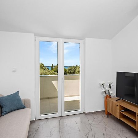 Apartment Nenad - Amazing Sea View ! Only 500 Meters From The Beach ! Fazana Luaran gambar