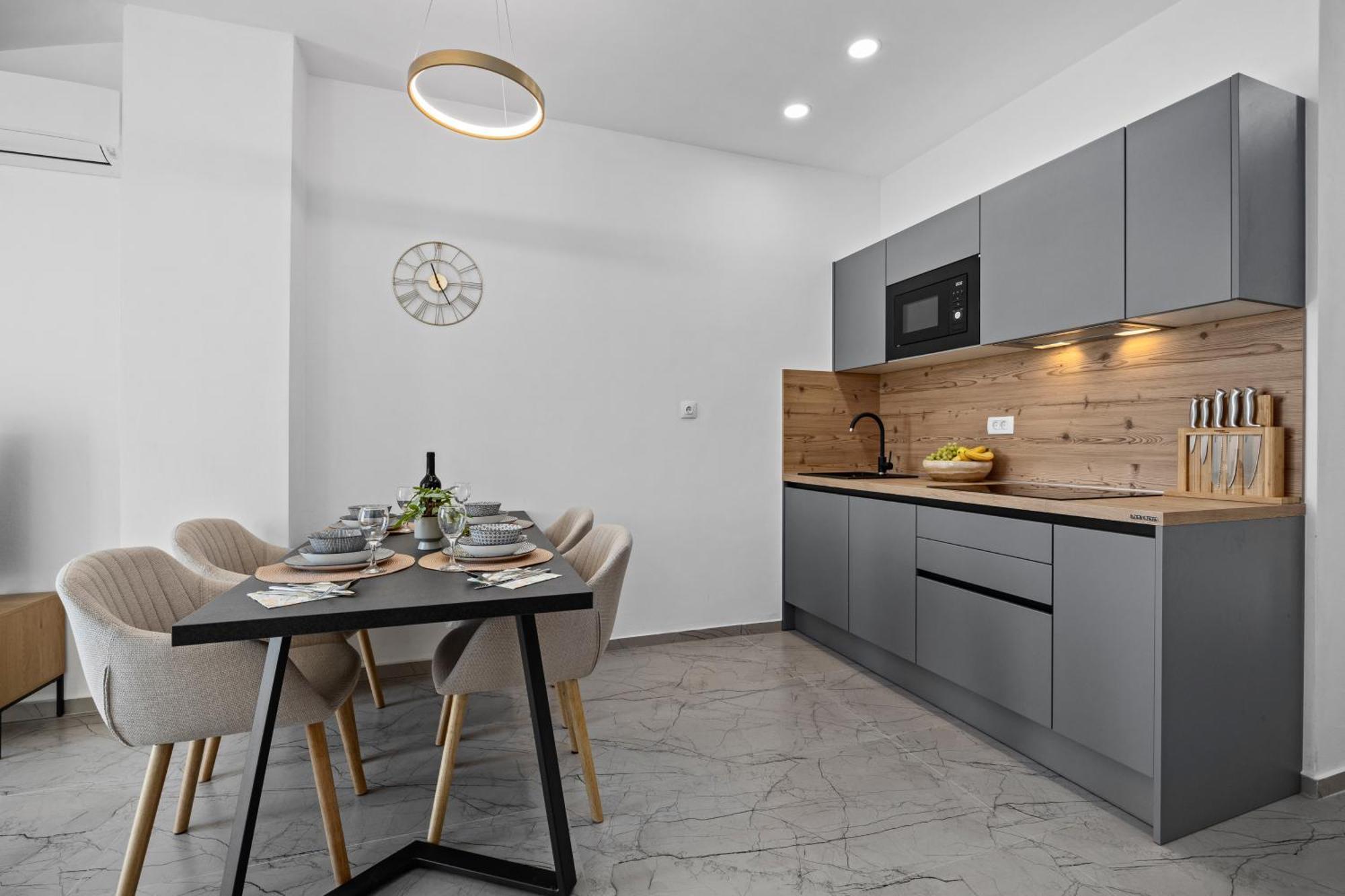 Apartment Nenad - Amazing Sea View ! Only 500 Meters From The Beach ! Fazana Luaran gambar